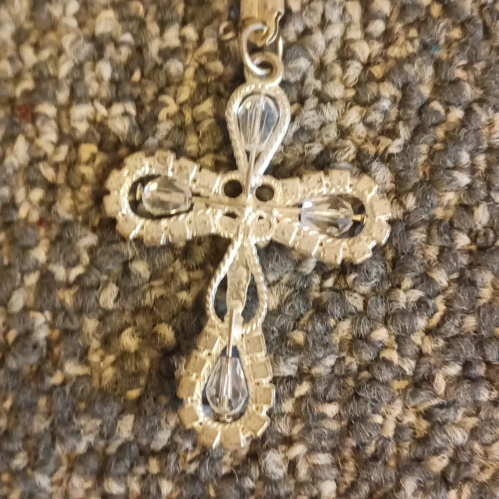 Cross silver tone and beaded keychain religious